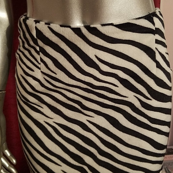 Zebra fur mini skirt punk goth y2k animal print handmade small pencil black soft - Picture 7 of 11